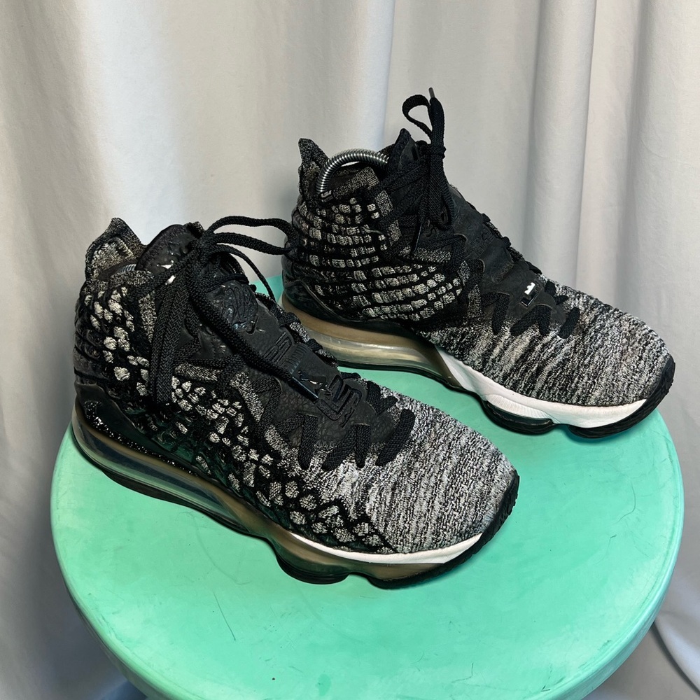 Nike Lebron 17 XVII In The Arena Black White | Men’s 9 - Picture 2 of 14